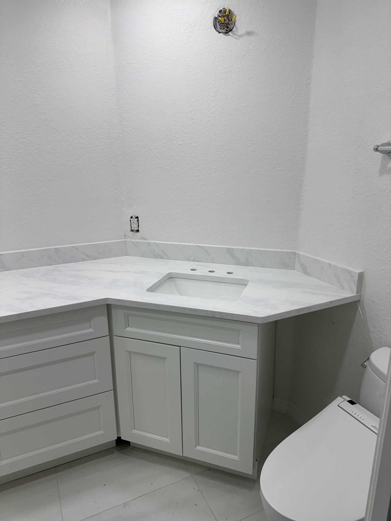 Modern bathroom vanity